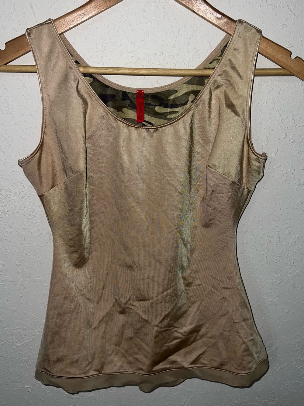 SPANX Simplicity Nude
Shapewear Compression Tank
Top Camo Lined XL